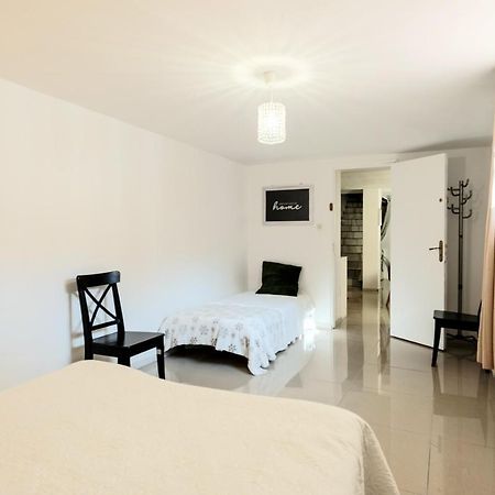Velodrome F4 Dans Villa 5 Lits Parking Et Piscine Partagee مارسيليا المظهر الخارجي الصورة